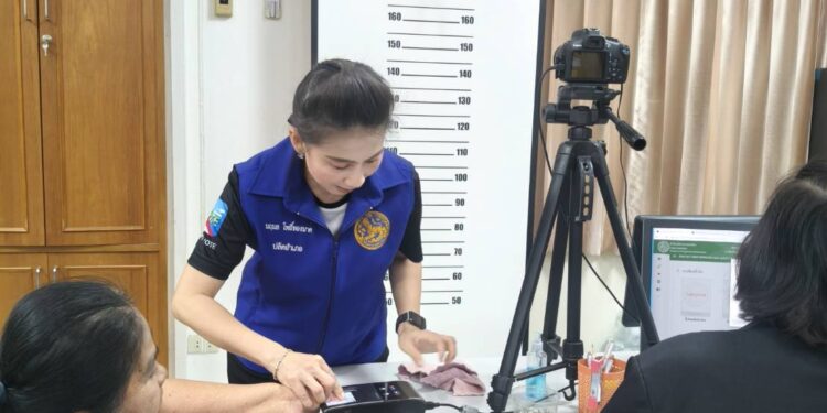 อำเภอนครชัยศรี บริการทำบัตรประจำตัวประชาชน รับเลือกตั้ง