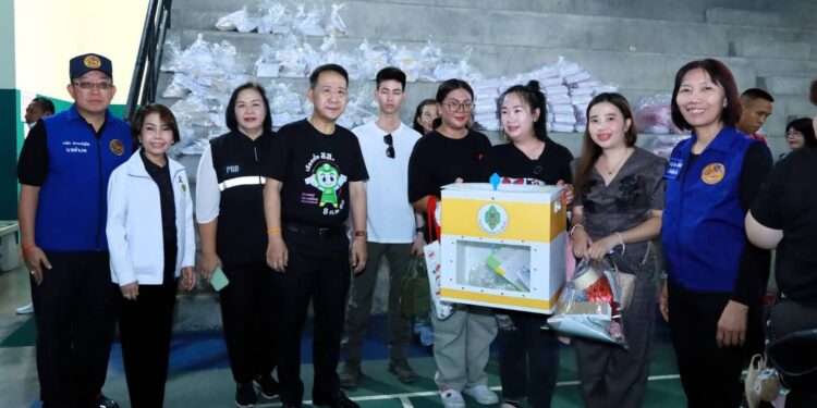 ผู้ว่าฯ ชลบุรีลงพื้นที่ตรวจเยี่ยมการรับหีบเลือกตั้งสส. เขต 1-2 กำชับเจ้าหน้าที่ทำงานรอบคอบโปร่งใส เที่ยงธรรม