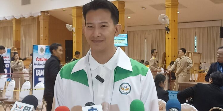 สกลนคร กธ.ปักธง 3 ที่นั่ง พท.3 ภท.1 ช็อคครูต่างไม่ผ่าน