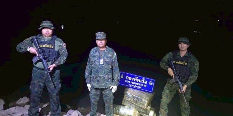 กองทัพเรือเดินหน้าปราบขบวนการยาเสพติดข้ามชาติ นรข.หนองคาย ยึดยาบ้ากว่า 2.3 ล้านเม็ด ริมโขง