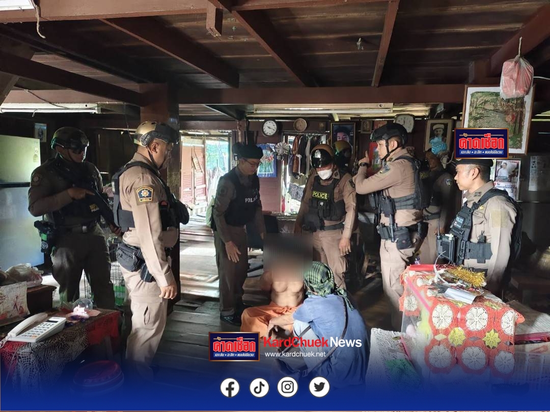 ตำรวจ สน.ท่าข้าม ระงับเหตุผู้ป่วยจิตเวชอาละวาด ก่อนนำส่งรักษาโรงพยาบาล