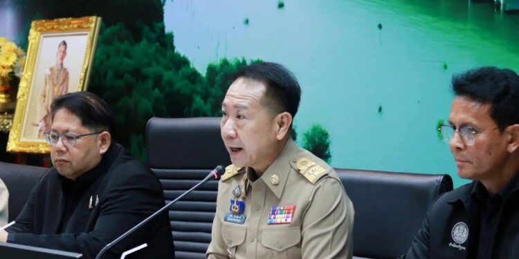 ผู้ตรวจฯสำนักนายกฯลงพื้นที่ชลบุรี ตรวจราชการบูรณาการ 3 จังหวัดภาคตะวันออก เดินหน้าปราบยาเสพติด-ดันท่องเที่ยว-ดูแลกลุ่มเปราะบาง