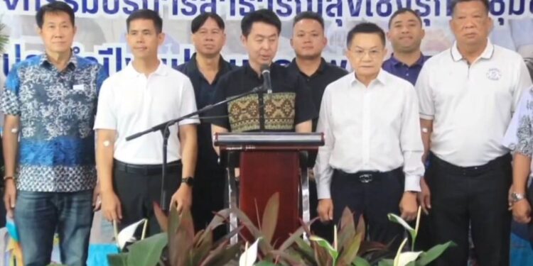 ชาวบ้านแห่ใช้บริการแน่นวัดชัยมงคล เมืองพัทยาจัดหน่วยแพทย์เคลื่อนที่ นายกฯปรเมศวร์ เป็นประธาน