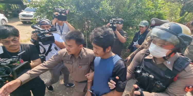 ปทุมธานี แอล เครียดหนักหลังทำแผนบุกจี้พ่อตา จนอยากจบชีวิต แม่-ลุงดำ รุดปลอบหน้ากรงขัง แอลนอนคุกวืดประกัน