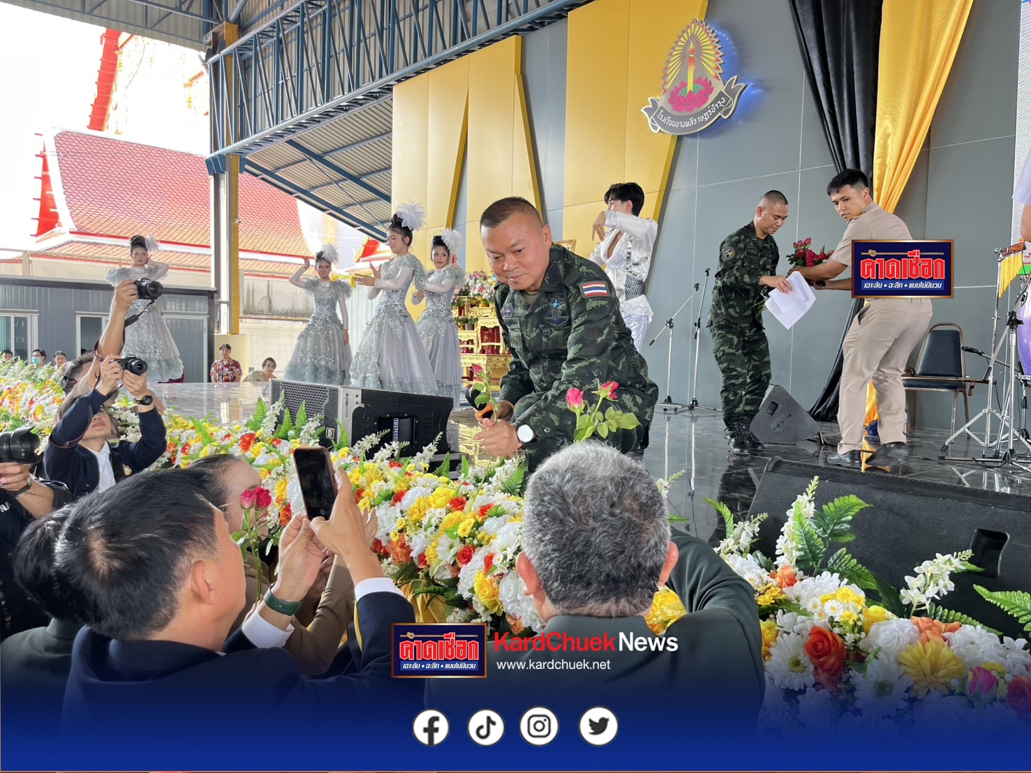 สมุทรปราการ-พล.อ.บุญสิน เข้ากราบขอพรเจ้าคุณแจ้ ในโอกาสเดินทางมาบรรยายพิเศษ แฟนคลับแห่ขอถ่ายรูปขวัญใจคนรักชาติ
