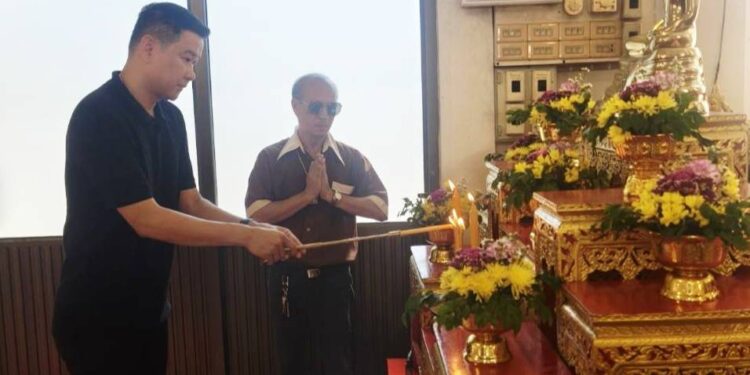 นายกฯน้ำพุ ร่วม สจ.กิ๊บ ทำบุญครบรอบ 45 ปี มรณภาพหลวงพ่อสำลี วัดห้วยยาง พร้อมพบปะชาวบ้านรับฟังแนวทางพัฒนาชุมชน