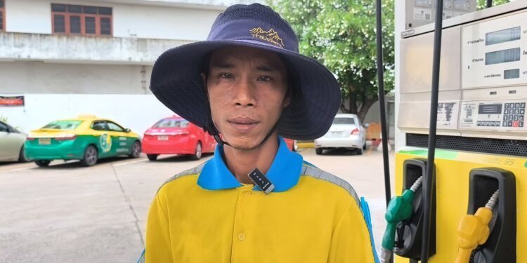 นนทบุรี ทำได้ลงคอ พนักงานปั๊มน้ำมันโอดพิษน้ำมันแพงลูกค้าเติมน้ำมัน1พันเชิดหนีพนักงานต้องรับภาระเอง