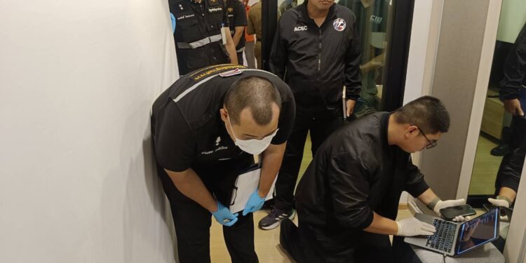 ศูนย์ต่อต้านการฉ้อโกงออนไลน์​ (ACSC) ทลายรัง ซิมบ็อกซ์ กลางกรุง บุกคอนโดหรูย่านลาดพร้าว  ห้วยขวาง ขยายผลกวาดล้างแก๊งคอลเซ็นเตอร์ ยึดอุปกรณ์ส่งสัญญาณอื้อ