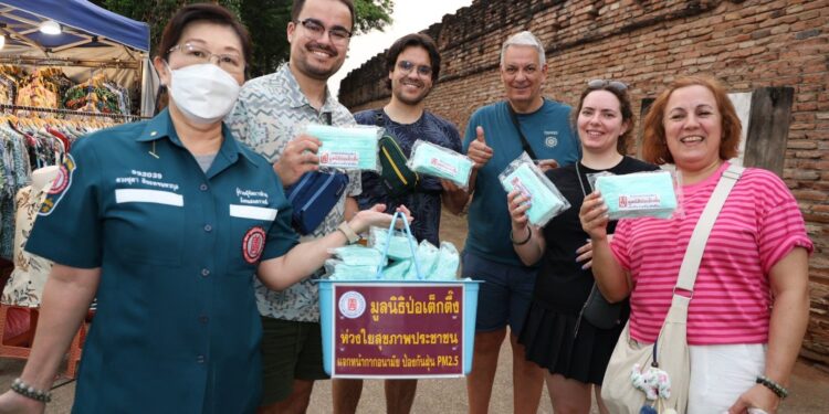 มูลนิธิป่อเต็กตึ๊ง ห่วงใยสุขภาพ ลดภาระค่าใช้จ่ายประชาชนในส่วนภูมิภาค ลงพื้นที่ 4 จังหวัดภาคเหนือ แจกจ่ายหน้ากากอนามัยแก่ผู้ได้รับผลกระทบ รวม 440,000 แสนชิ้น ฝ่าวิกฤตมหันตภัยจมฝุ่นพิษ [PM2.5เกินมาตรฐาน]  .