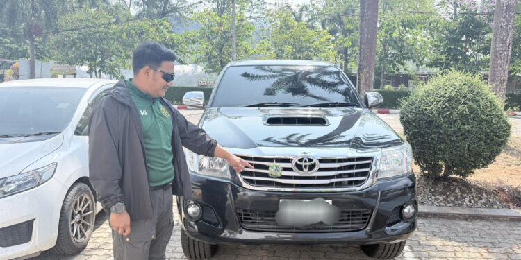 ล่าสุด เร่งขยายผล ใช้รถติดตราราชการขนสแกรมเมอร์จีนเทาส่งพม่า ตร.สภ.ทองผาภูมิ เร่งขยายผล ***จนท.ใช้รถติดตราหน่วยราชการ ขนสแกรมเมอร์ชาวจีน ส่งพม่า พร้อมคัดค้านการประกันตัว ด้านอธิบดีกรมอุทยานฯเต้น สั่งไล่จนท.ทีโออาร์ ออกทันที พร้อมตั้งกรรมการสอบ ใครเกี่ยวข้องไม่มีละเว้น