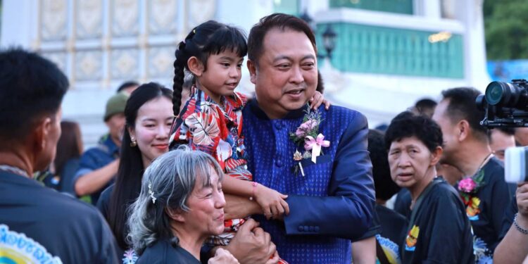 รมต.สุชาติ ชมกลิ่น เปิดงานยิ่งใหญ่ ครบรอบ 9 ทศวรรษเทศบาลเมืองชลบุรี ชูมรดกภูมิปัญญา พลิกฟื้นเมืองเก่าสู่ลานวัฒนธรรมสร้างสรรค์