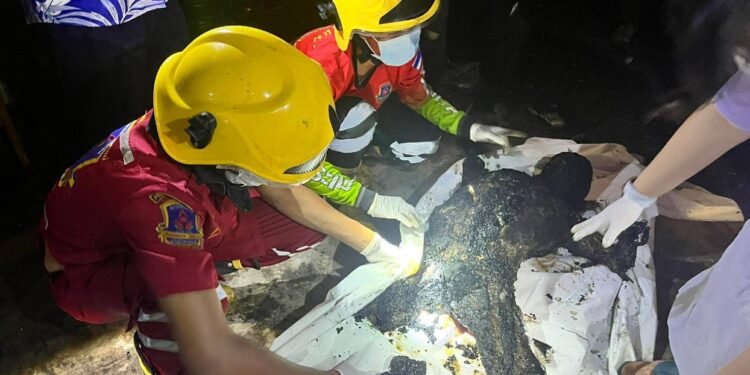 ยโสธรไฟไหม้บ้านครอกเจ้าของบ้านดับคากองเพลิง เมื่อเวลาประมาณ 20.20 น.ของคืนที่ผ่านมา