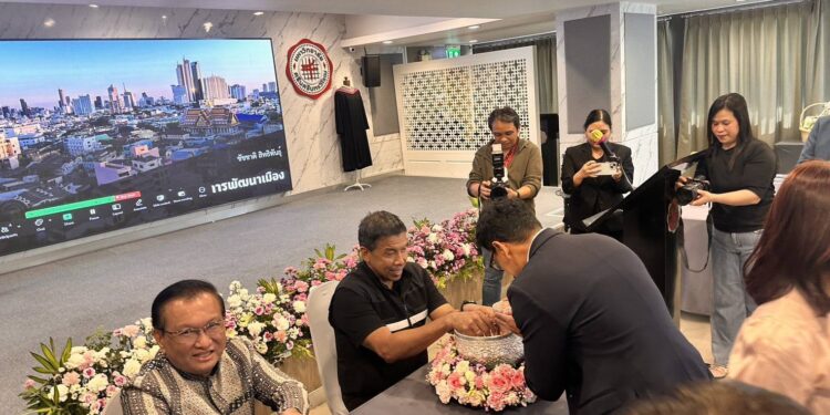 ผู้ว่าฯ ชัชชาติ เยือน มศว ประสานองค์ความรู้ “ผู้นำการพัฒนาเมือง” แก่นิสิตดุษฎีบัณฑิต สาขาการจัดการทางสังคม