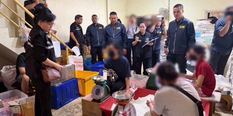 ตำรวจ ปอศ.Take Down ขบวนการผลิต “ผงชูรส–รสดีปลอม” ข้ามจังหวัด ยึดสินค้าปลอมล็อตใหญ่