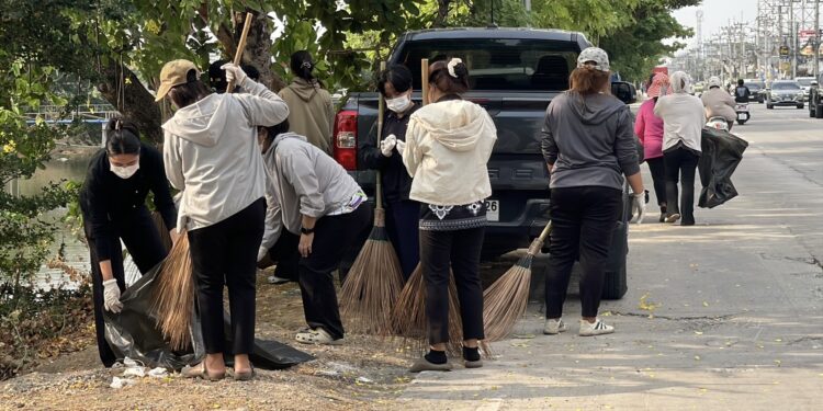 ปทุมธานี อบต.คลองสาม จัดกิจกรรม Big Cleaning Day หลังเทศกาลสงกรานต์ นายกยันปีหน้าแก้รถติดได้แน่นอน