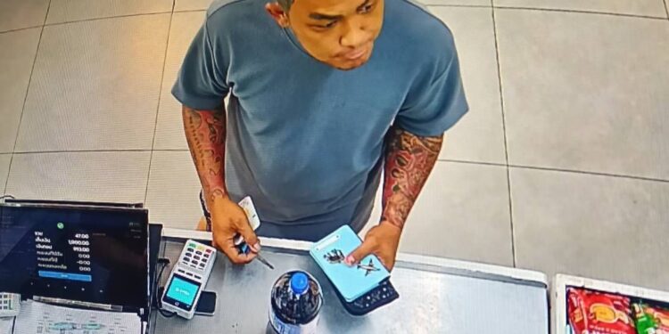 นนทบุรี วงจรปิด หนุ่มลายล้น ใช้แบงค์พันปลอม ตระเวณหลอกซื้อของชิ่งเงินทอน คาดพึ่งออกจากคุก