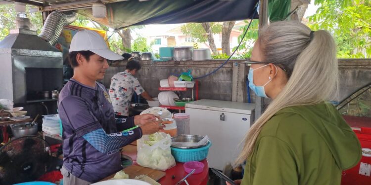 2 ผัวเมียตระเวนลักถังแก๊ส-อุปกรณ์ทำครัว