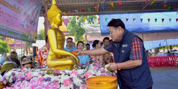 สส.เป้า นำทีมเปิดโครงการ ร้อยรักดวงใจ ห่วงใยผู้สูงอายุ เสริมสุขภาพ-สานวัฒนธรรม สร้างรอยยิ้มชุมชนหนองอิรุณ
