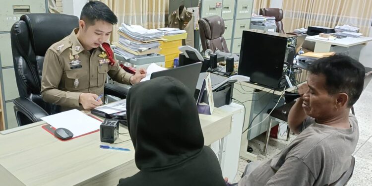 สุพรรณบุรี สาววัย16กู้เงินผ่านเฟสบุ๊ค1500ต้องแลกด้วยการถ่ายคลิปภาพเปลือย