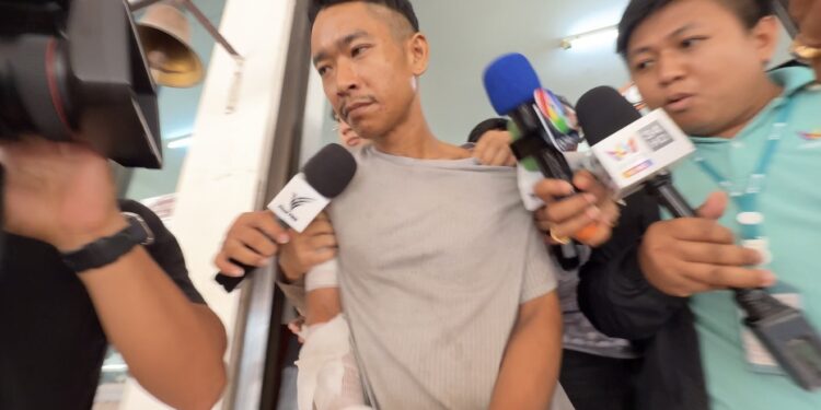 ไอ้ตี๋หนุ่มคลั่งยิงดับครู ขอโทษรับหลอนยา ก่อนถูกคุมฝากขัง ปัดทำแผนหวั่นถูกรุมประชาทัณฑ์ ด้านบรรยากาศงานศพ สุดอาลัย “ ครูปภัสรา ” เหยื่อคลั่งปืนโหด คนแห่รดน้ำศพแน่นวัด พ่อเศร้าห่วงหลาน 3 คน จี้ลงโทษถึงที่สุด ไม่อโหสิกรรม