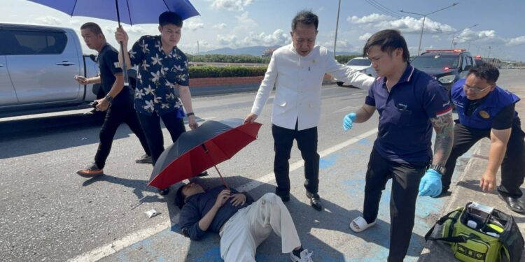 ผู้ว่าฯ ชลบุรี น้ำใจงาม จอดรถกลางทางช่วยผู้บาดเจ็บจักรยานยนต์ล้ม แม้มีภารกิจเร่งด่วน