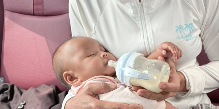 ปราจีนบุรี ชื่นชม พยาบาลสาวกตัญญูรุดช่วยผู้บาดเจ็บกลางถนน ขณะลาพักเลี้ยงลูก เผยจรรยาบรรณวิชาชีพ อยู่ในสายเลือด