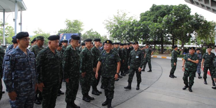 นทพ. จัดเต็มฝึกบุคคลท่าพื้นฐานตามคู่มือพระราชทาน สร้างความเป็นทหารอาชีพ