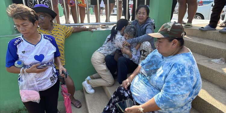 ปทุมธานี สลดเด็กหญิงเรียน ม.4 ป่วยซึมเศร้าโดดน้ำฆ่าตัวตาย