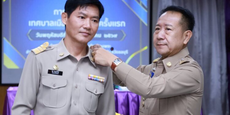 ผู้ว่าฯ ชลบุรีเปิดประชุมสภาเทศบาลเมืองบางพระ ครั้งแรก เน้นย้ำ “ยึดประโยชน์ประชาชนเป็นที่ตั้ง”