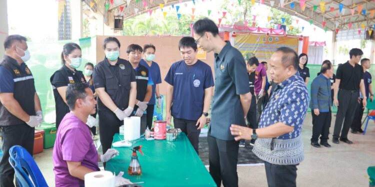 สกลนคร ฉีดวัคซีน ทำหมัน สุนัข แมว รณรงค์ป้องกันโรคพิษสุนัขบ้าจังหวัด