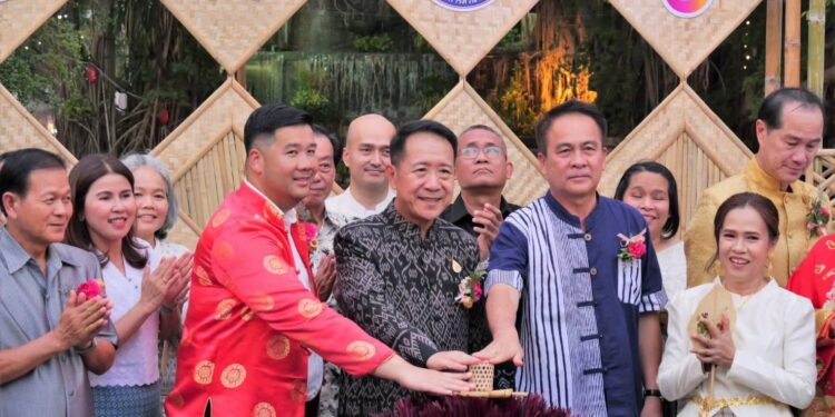 ผู้ว่าฯ ชลบุรีเปิดงานใหญ่ “บุญกลางบ้าน-เครื่องจักสานพนัสนิคม” สืบสานมรดก 100 ปี สู่สายตาชาวโลก