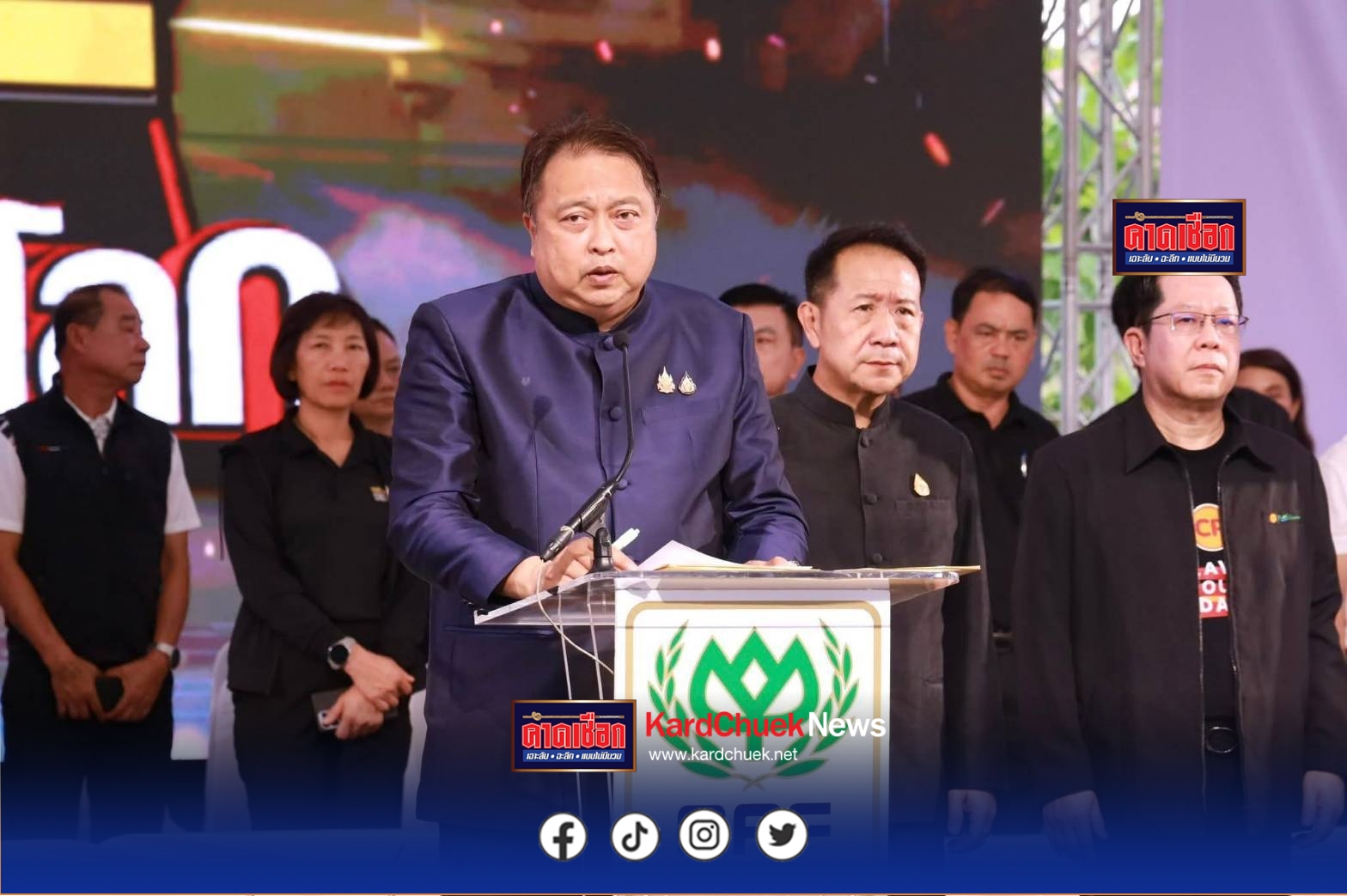 รมต.สุชาติ ชมกลิ่น จับมือ CPF และจังหวัดชลบุรี เนรมิตหน้าศาลากลางเป็น “ตลาดปันน้ำใจ” ขนทัพสินค้าอุปโภคบริโภคราคาต่ำกว่าทุน ช่วยลดภาระค่าครองชีพ พร้อมจัดมวยโลกสร้างความสุขให้ประชาชน