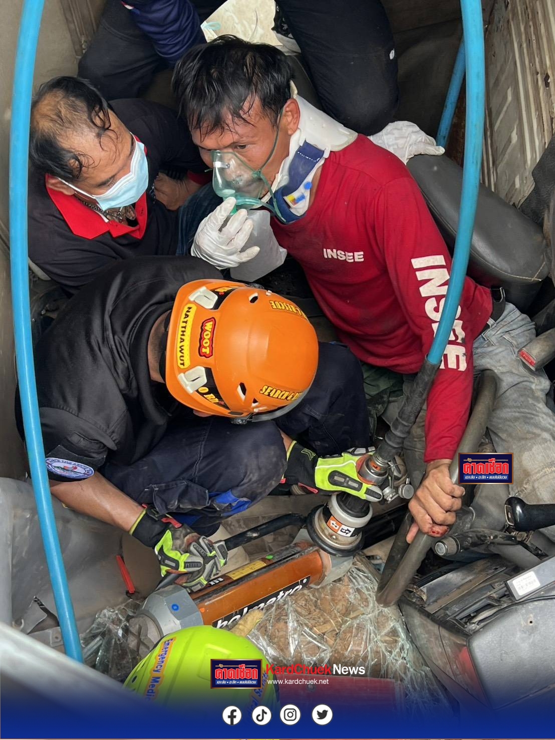 ชัยภูมิ รถโม่ปูนเบรคลมหมดทำให้เบรคไม่อยู่ เสียหลักพลิกคว่ำคนเจ็บ ติดภายในคนขับ รถบรรทุก เพยคุมรถไม่อยู่ เจ้าหน้าที่เร่งให้การช่วยเหลือ นำส่งโรงพยาบาล