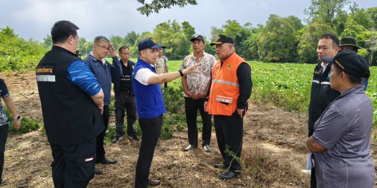 ปราจีนบุรี ยุทธการเปิดทางน้ำ 69 ระดมโดรน-เรือขุดทะลวงผักตบชวาแม่น้ำปราจีนบุรีหนาแน่น รับมือน้ำหลากพื้นที่อำเภอเมือง-บ้านสร้าง