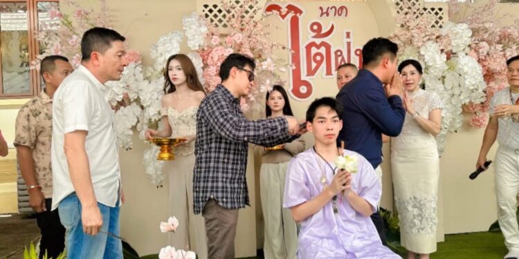 รองเกียรติ พร้อมคณะฯ” ร่วมงานอุปสมบทบุตรชาย “นายยกโก๊ะท่าทราย” ณ วัดสะพานสูง จ.นนทบุรี