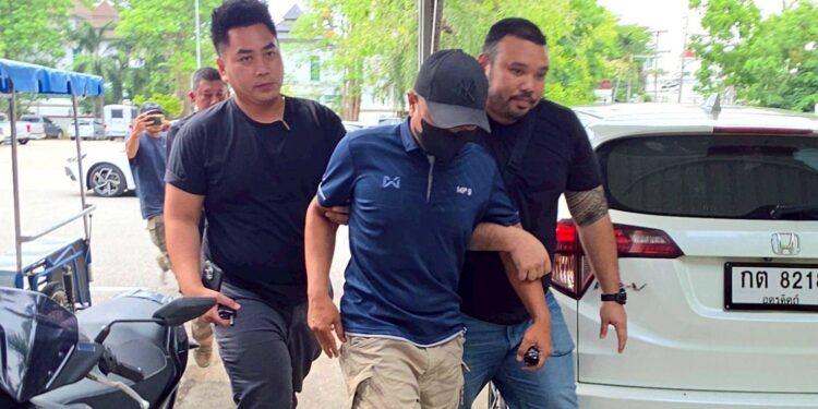 ตํารวจแจ้งข้อหาค้าอาวุธ ทหารเรือ-พลเรือน รวม 5 คน โยงค้าปืนไรเฟิลจู่โจม M4 จีนเทา