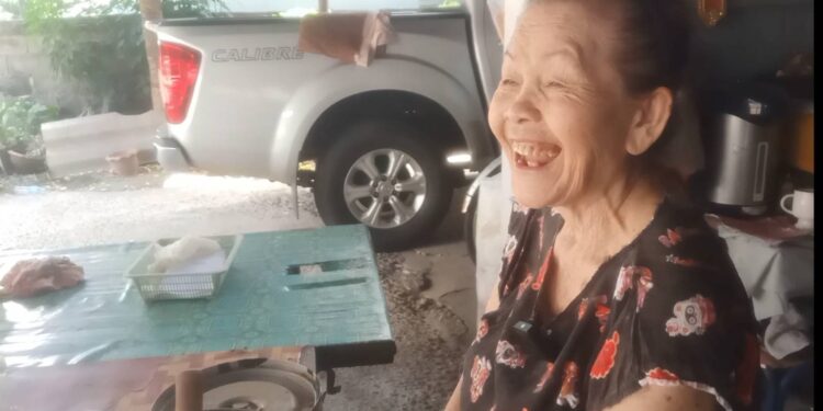 สกลนคร ส้มตำยายเรืองตำนานที่ยังเหลือคู่เมืองสกลฯ