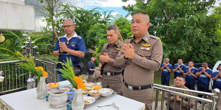 ผู้กำกับการ สภ. ดอนหัวฬ่อ จัดทำบุญพิธีทำบุญห้องสืบสวนสอบสวนใหม่