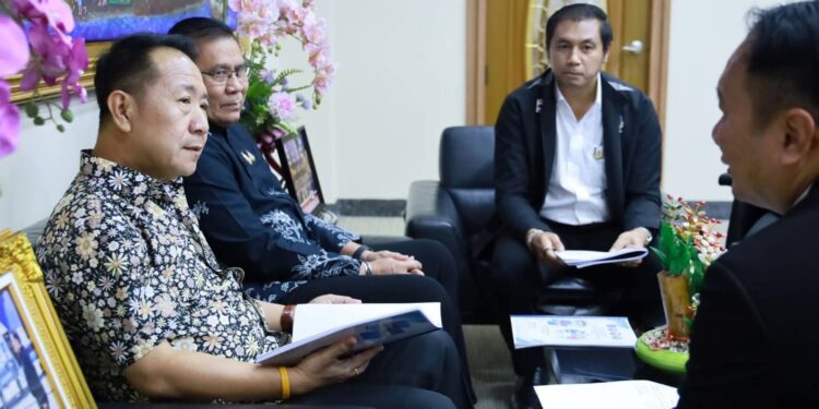 ชลบุรี เดินหน้าเตรียมเจ้าภาพ “สามมุขเกมส์” ปี 2570 มุ่งยกระดับมาตรฐานกีฬาไทยสู่ระดับชาติ