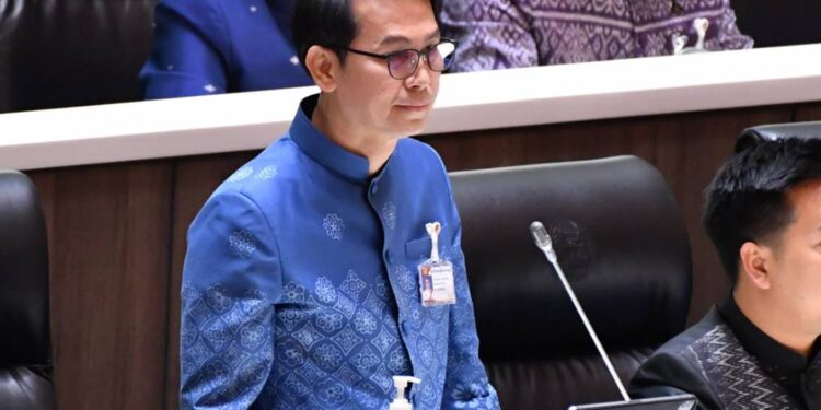 ปราจีนบุรี จี้กลางสภาวอนกระทรวงเกษตรฯ เร่งเยียวยาด่วน วิกฤตผักตบชวาแน่นแม่น้ำปราจีนฯ น้ำเน่าทำปลาตายเกลื่อน ทะลุกว่า 3.9 ล้านบาท