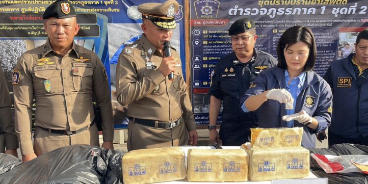 ปทุมธานี ผบช.ภ.1 แถลงจับยาบ้า 8.9 ล้านเม็ด แก๊งเปา K2 มูลค่า 300 ล้านบาท สั่งพื้นที่พิฆาตยาเสพติด พิชิตอันธพาล
