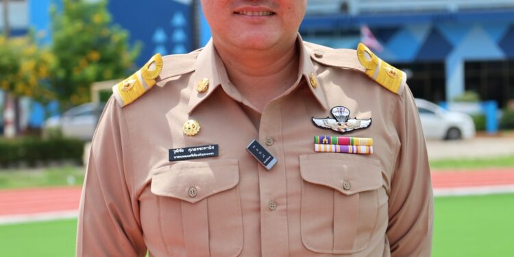 นายกฯแบ้งค์ เดินหน้ายกระดับสนามกีฬาโรงเรียนเทศบาล 1 สู่มาตรฐานสากล สร้างพื้นที่เรียนรู้-ออกกำลังกายครบวงจร เพื่อเยาวชน”