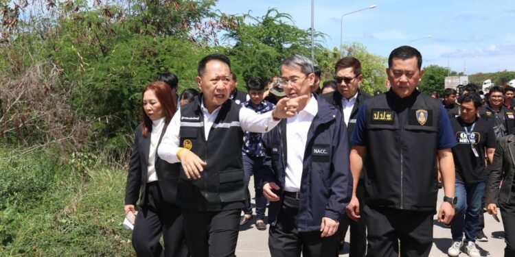 ผู้ว่าฯชลบุรี ผนึกกำลัง ป.ป.ช.ภาค2 ตำรวจ ขนส่ง และท่าเรือแหลมฉบัง เชื่อมข้อมูลสกัดรถบรรทุกน้ำหนักเกิน