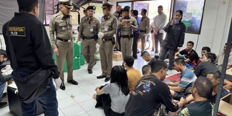 ตำรวจนครบาลบุกทลายโรงงานลอบผลิต “สารสกัดกัญชา” กลางพื้นที่บางบอน รวบ 7 ผู้ต้องหาชาวเวียดนาม พร้อมตรวจยึดเครื่องจักร-ของกลางจำนวนมาก มูลค่าทรัพย์สินอายัดกว่า 1.8 ล้านบาท