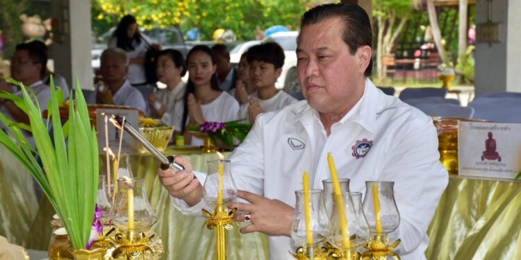 สนท. จัดสร้างพระพุทธชินราช บูชาประดิษฐาน ณ สมาคมหนังสือพิมพ์แห่งประเทศไทยฯ เพื่อความเป็นสิริมงคลและเป็นศูนย์รวมจิตใจของ สมาชิกและสื่อมวลชน