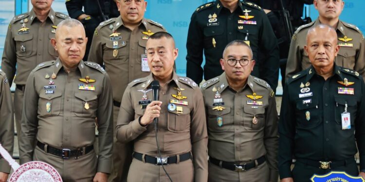 บช.ปส.บุกจับแก๊งขนยาภาคตะวันออก ยึดยาบ้าล๊อตใหญ่รวม 20 ล้าน