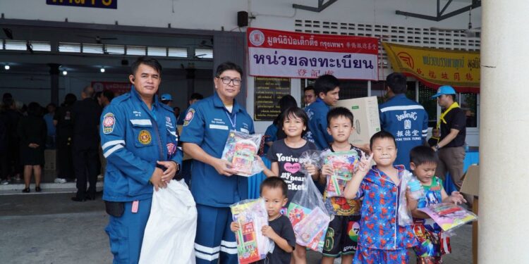 มูลนิธิป่อเต็กตึ๊ง รุดลงพื้นที่ซับน้ำตา มอบเงินช่วยเหลือพร้อมสิ่งของเครื่องใช้จำเป็น เยียวยาผู้ประสบอัคคีภัย บริเวณชุมชนจำลองวิทย์พัฒนา ภายในตรอกลิเก อำเภอเมือง จังหวัดนครสวรรค์ รวมมูลค่ากว่า 4 แสนบาท เพื่อถวายเป็นพระราชกุศลแด่สมเด็จพระนางเจ้าสิริกิติ์ พระบรมราชินีนาถ พระบรมราชชนนีพันปีหลวง