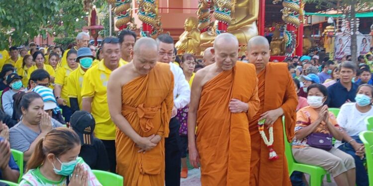 วัดหลวงพ่อโอภาสี จัดกิจกรรมสาธารณสงเคราะห์ต่อเนื่องปีที่ 8 ช่วยผู้เปราะบางนับพันราย