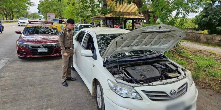 ตำรวจสอบสวนกลาง (CIB) ระทึกตำรวจทางหลวงลำปางรวบหนุ่มใหญ่ หมายจับ 3 คดี ต่อสู้แย่งปืนตำรวจกลางหมู่บ้านพบคดียาวเหยียด ทั้งยาเสพติดฯ อาวุธปืนฯ
