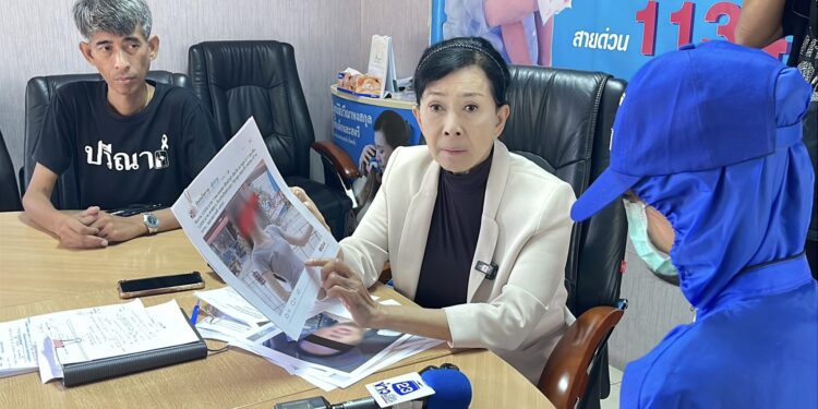 ปทุมธานี สาวผู้ช่วยพยาบาลร้อง“ปวีณา”ถูก สตอ.กักขังซ้อมปางตายบังคับเสพยา ข่มขืน ถ่ายคลิปลงโซเชียล จนอับอายต้องลาออกจากงาน